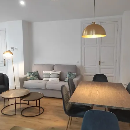 Apartment Petronila 1881 *